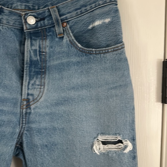 Levi's® Premium 501® ORIGINAL CROPPED WEDGIE STRAIGHT FIT WOMEN'S JEANS size 27 - Picture 2 of 10